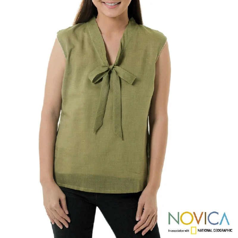 Work ShirtsHandmade Cotton Tencel Women's 'Bowtie Green' Blouse (Thailand)