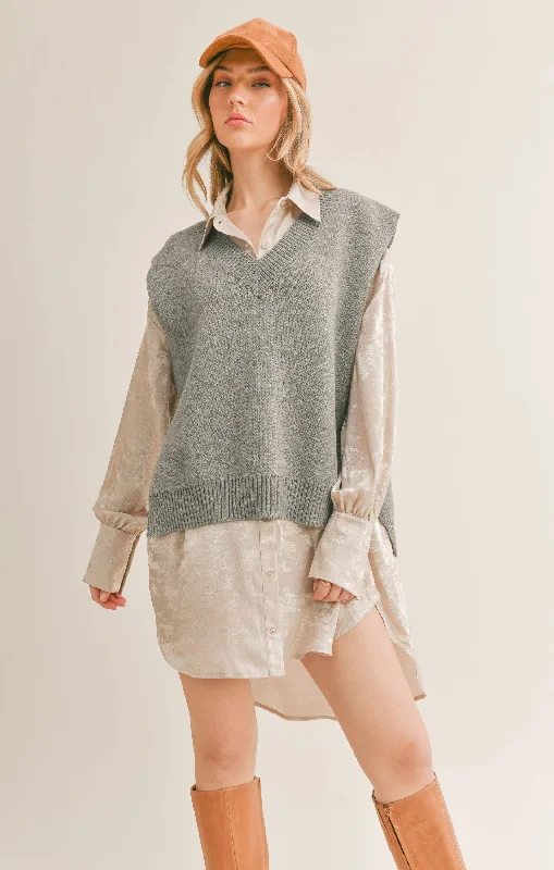 Sage the Label Val Sweater Vest in Heather GreyBranded Knit Tops